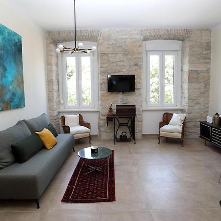 Apartman Kamala Pula Buitenkant foto
