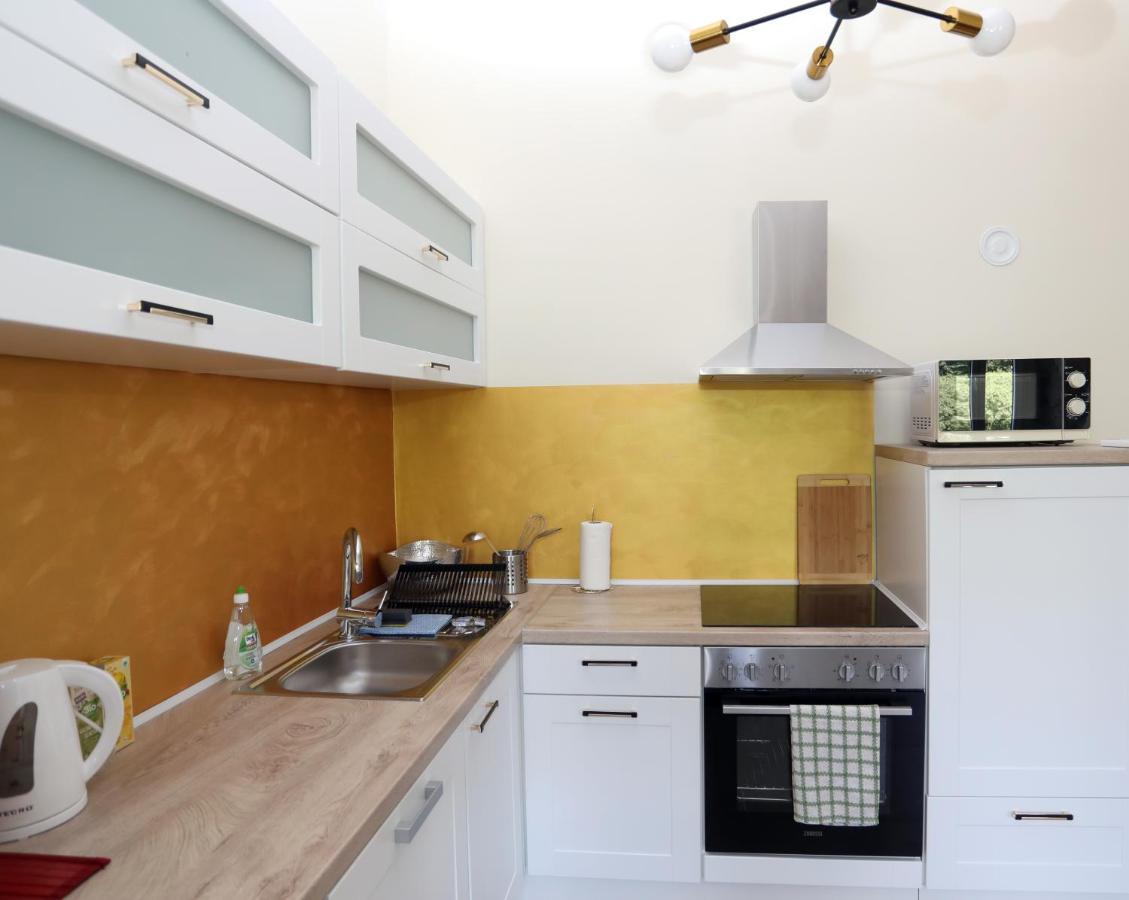 Apartman Kamala Pula Buitenkant foto