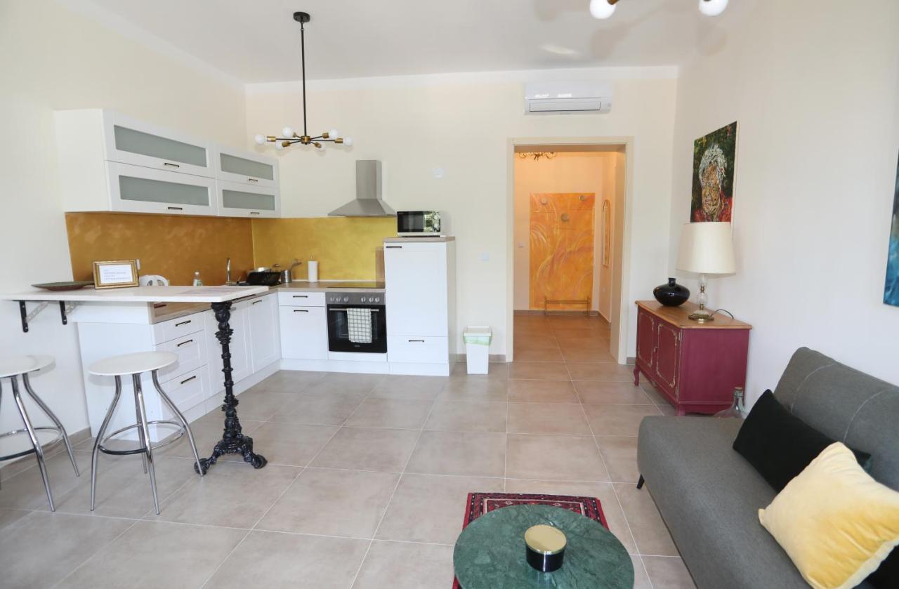 Apartman Kamala Pula Buitenkant foto