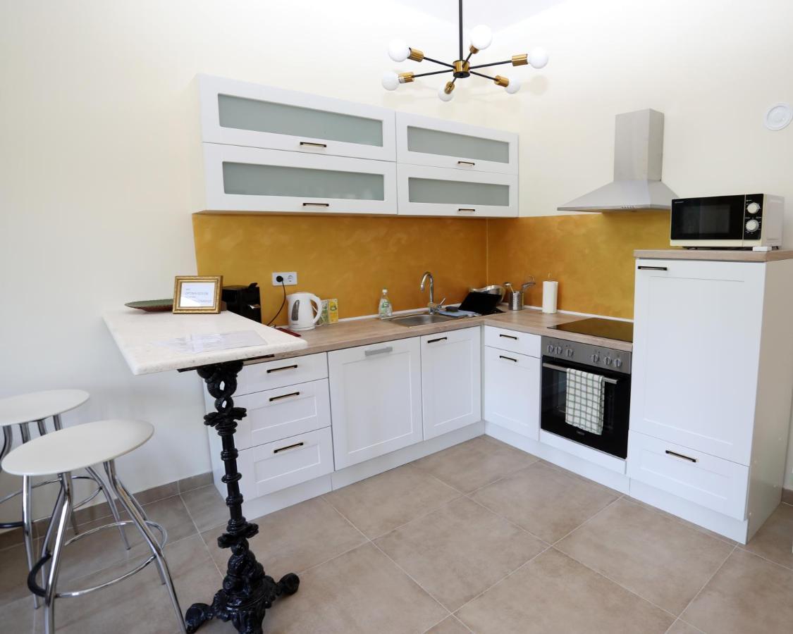 Apartman Kamala Pula Buitenkant foto