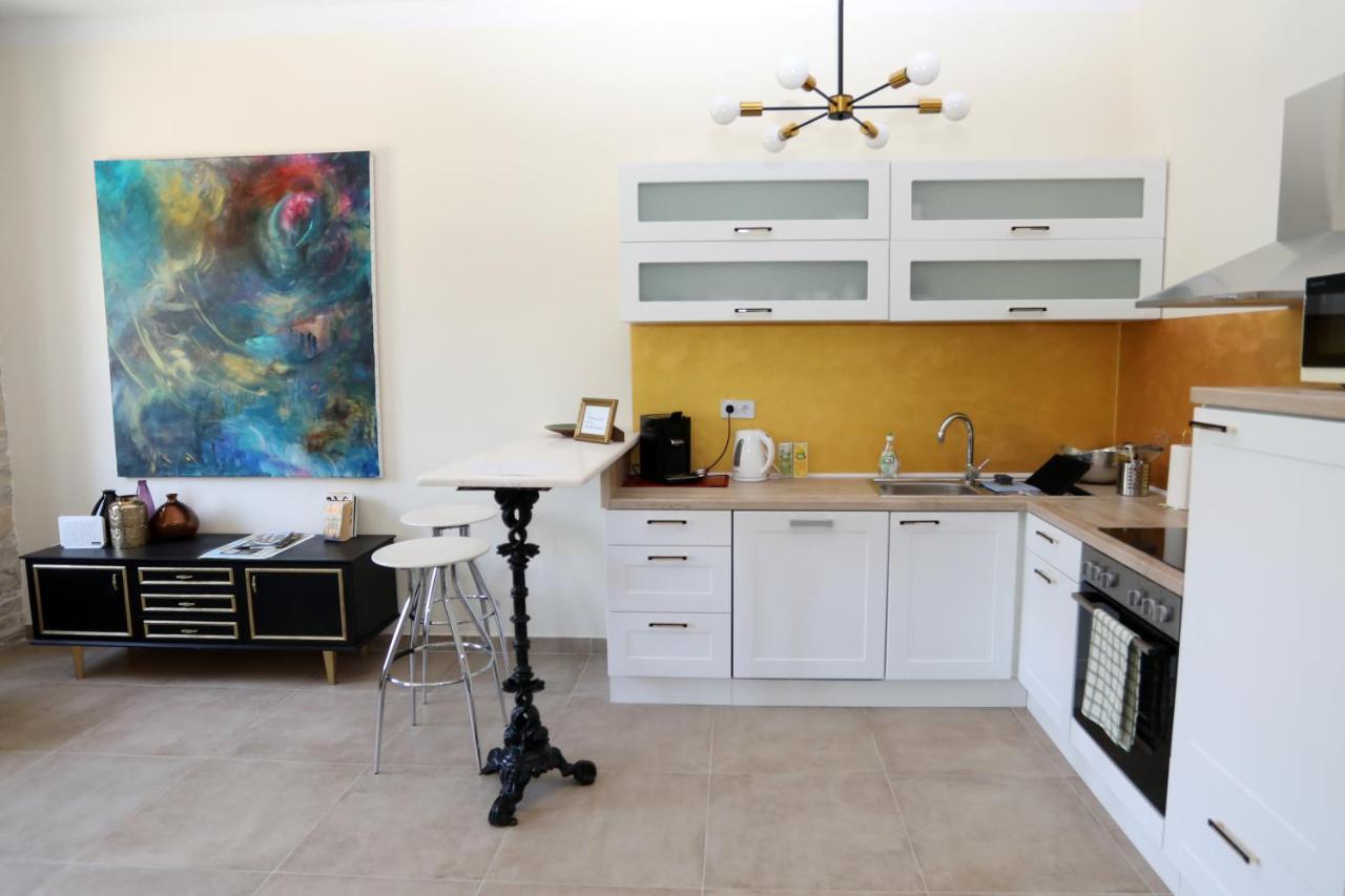 Apartman Kamala Pula Buitenkant foto