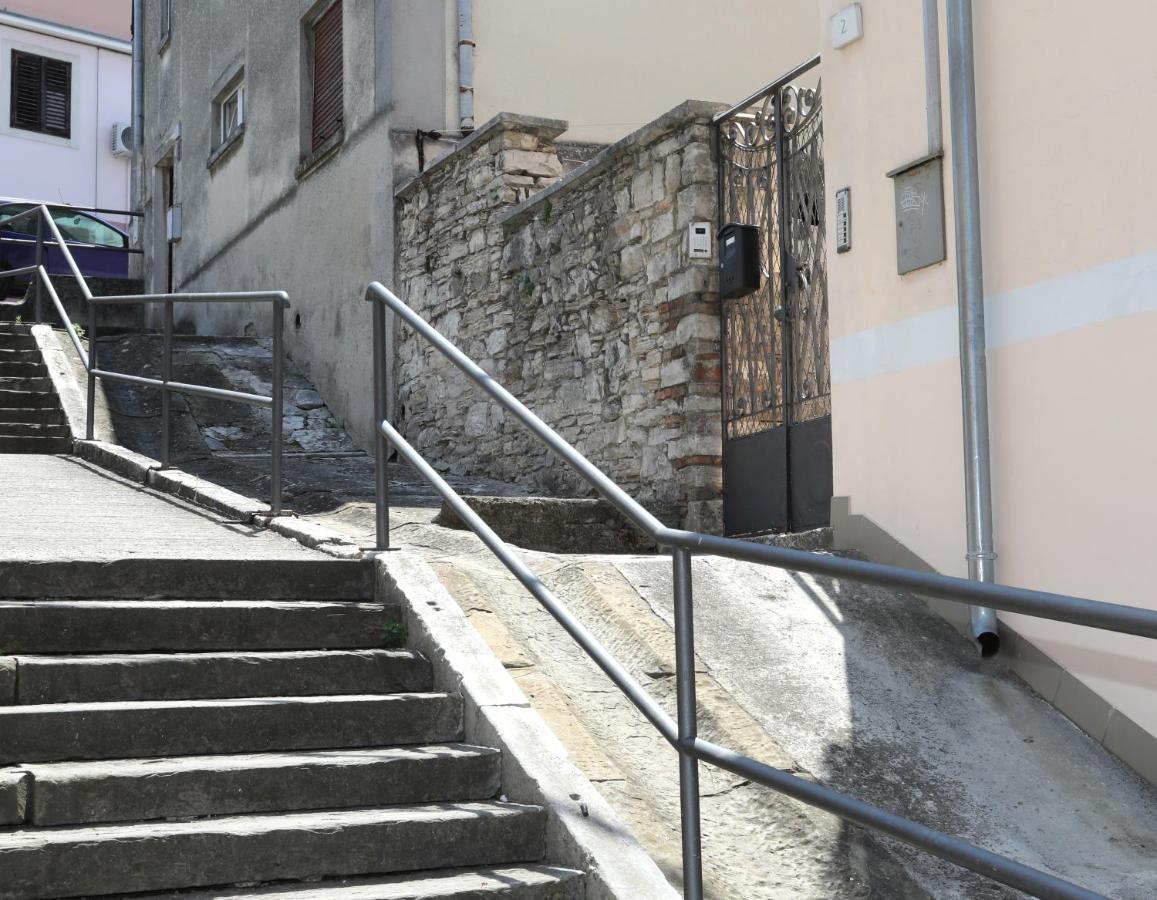 Apartman Kamala Pula Buitenkant foto